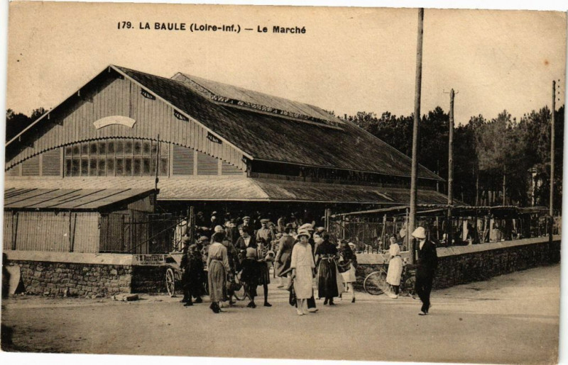 Carte postale ancienne La Baule-Le Marché
