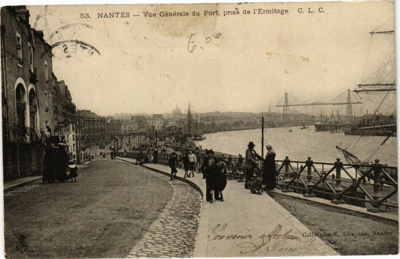 Carte postale ancienne Nantes - Vue générale du Port prise de l'Ermitage à Nantes