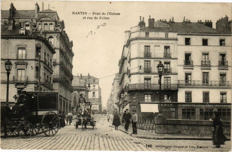 Carte postale ancienne Nantes - Pont du l'Ecluse et rue de Feltre à Nantes