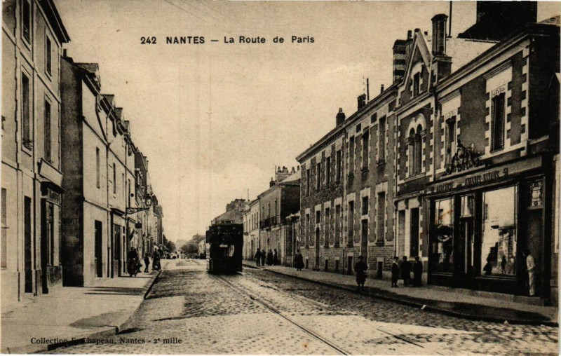 Carte postale ancienne Nantes - La Route de Paris à Nantes