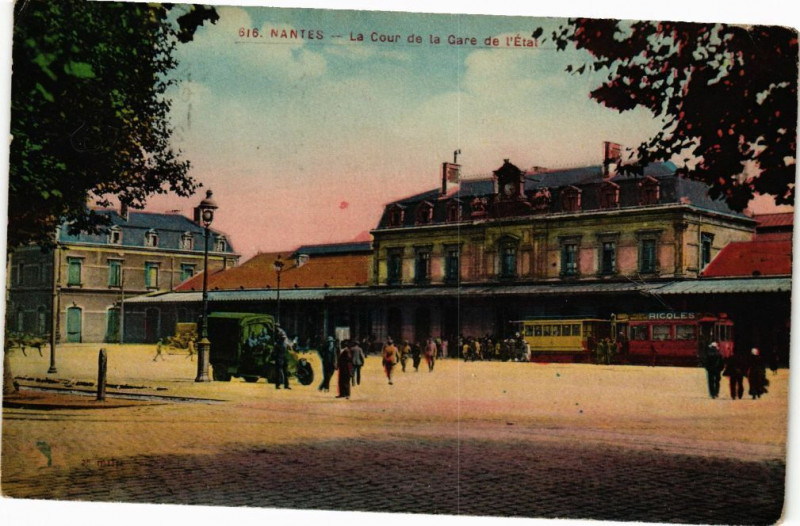 Carte postale ancienne Nantes - La Cour de la Gare de l'Etat à Nantes