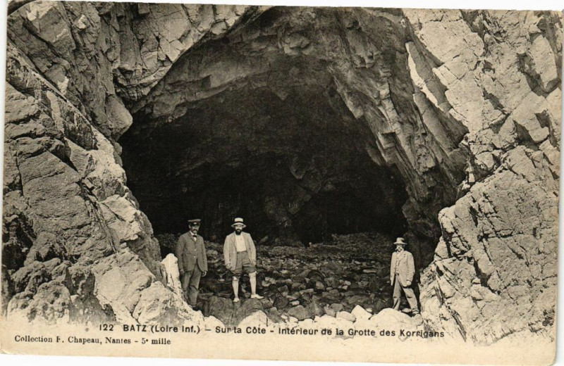 Carte postale ancienne Batz - Sur la Cote - Interieur de la Grotte des