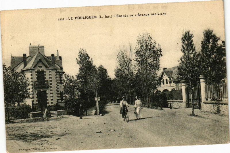 Carte postale ancienne Le Pouliguen - Entrée de l'Avenue des Lilas au Pouliguen