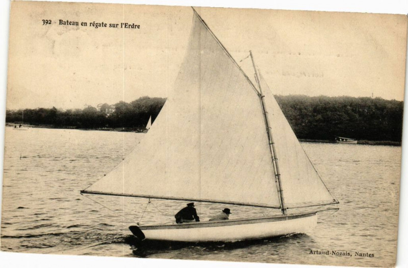 Carte postale ancienne Bateau en regate sur l'Endre