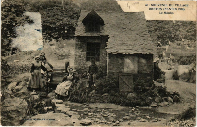 Carte postale ancienne Souvenir du Village Breton (Nantes 1910) - Le Moulin à Nantes