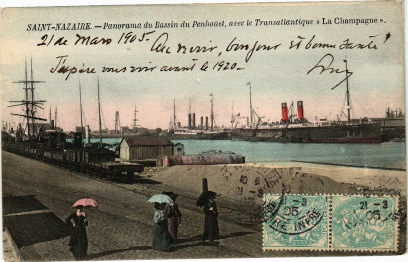 Carte postale ancienne Saint-Nazaire-Panorama du Bassin du Penhouet avec le Transatlantiqu à Saint-Nazaire
