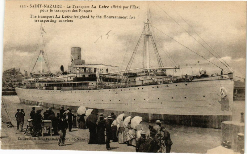 Carte postale ancienne Saint-Nazaire - Le Transport La Loire affrete par l'Etat pour à Saint-Nazaire