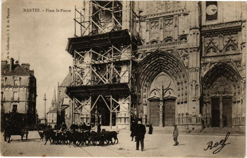 Carte postale ancienne Nantes - Place Saint-Pierre à Nantes