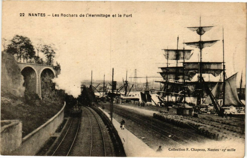 Carte postale ancienne Nantes - Les Rochers de l'Hermitage et le Port à Nantes