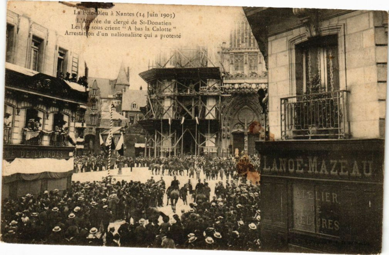 Carte postale ancienne La Fet-Dieu a Nantes (14 Juin 1903) - L'Arrivée du clerge de... à Nantes