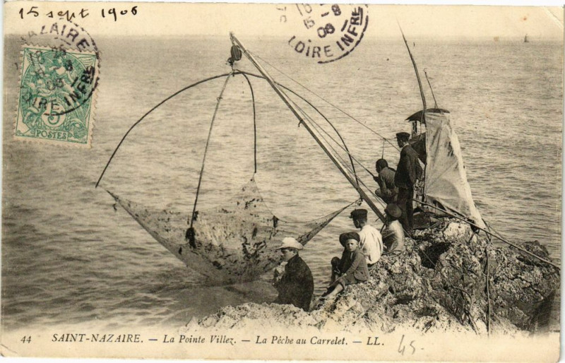 Carte postale ancienne Saint-Nazaire-La Pointe Villez - La Peche au Carrelet à Saint-Nazaire