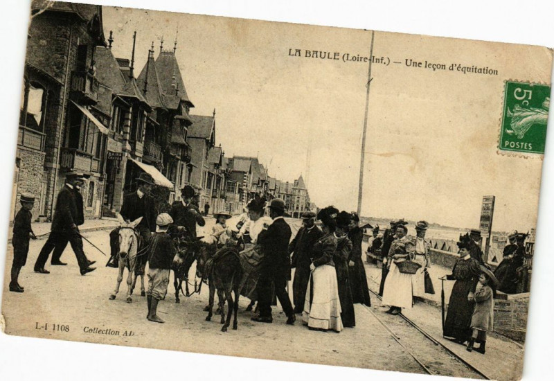 Carte postale ancienne La Baule - Une lecon d'equitation