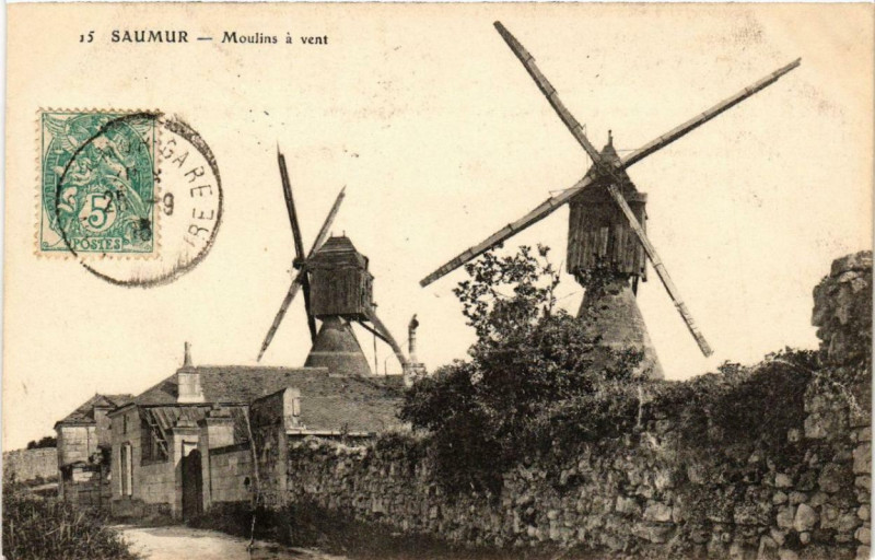 Carte postale ancienne Saumur Moulins a vent à Saumur