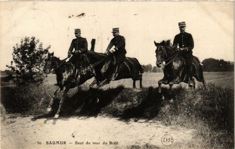 Carte postale ancienne Saumur Saut du Mur au Breil à Saumur