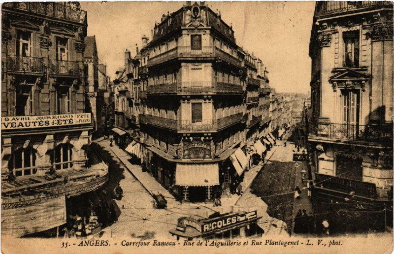 Carte postale ancienne Angers Carrefour Rameau à Angers