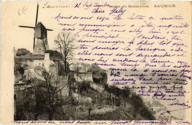Carte postale ancienne Saumur Quartier des Moulins a vent à Saumur