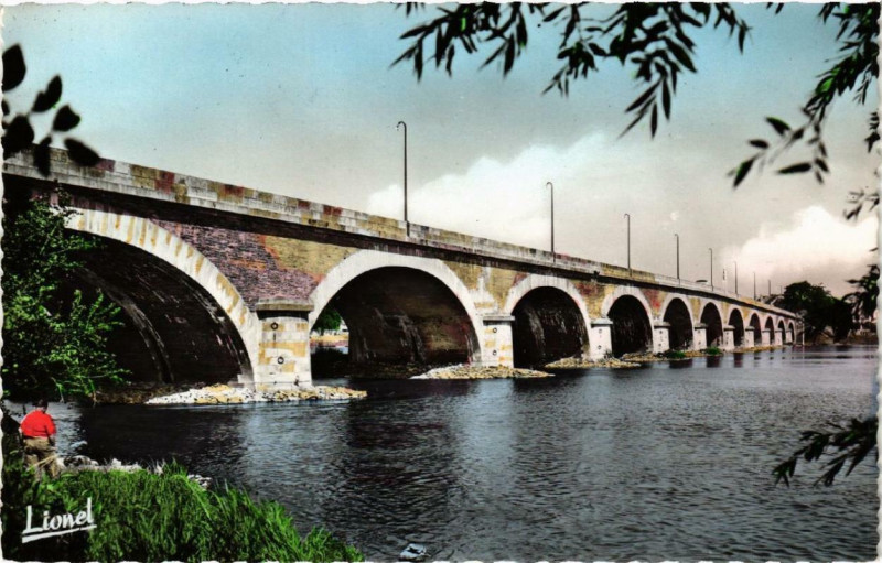 Carte postale ancienne Les Ponts-de-Ce Le Pont Dumnacus sur la Loire à Loiré