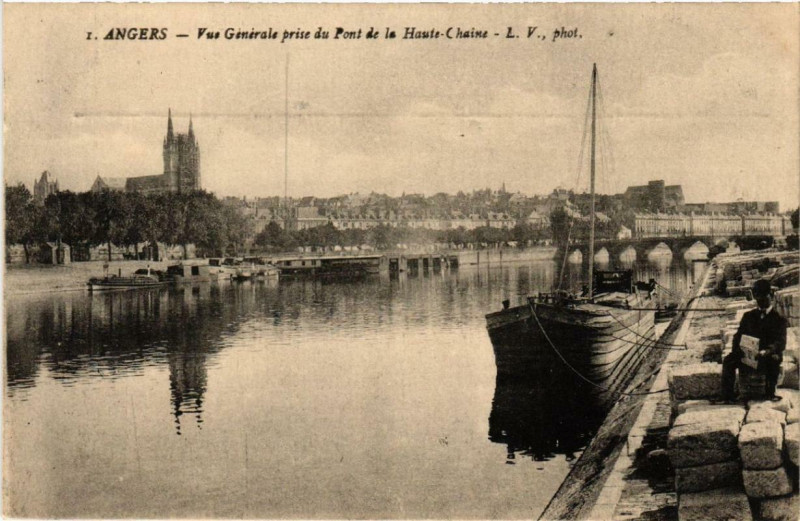 Carte postale ancienne Angers Vue générale prise du Pont de la Haute-Chaine à Angers