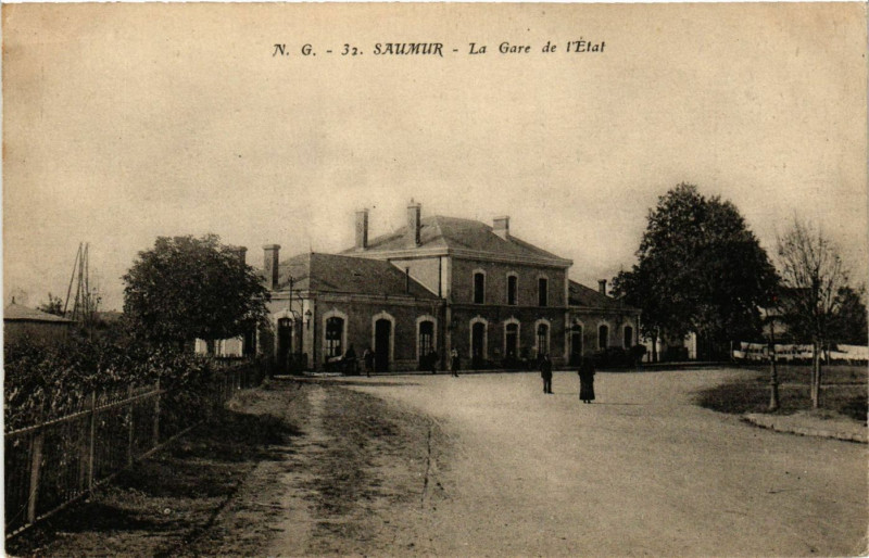 Carte postale ancienne Saumur - La Gare de l'Etat à Saumur
