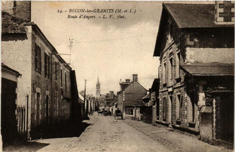 Carte postale ancienne Becon-les-Granits Route d'Angers à Bécon-les-Granits