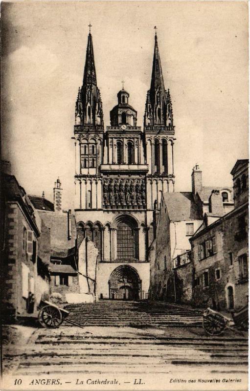 Carte postale ancienne Angers La Cathédrale à Angers