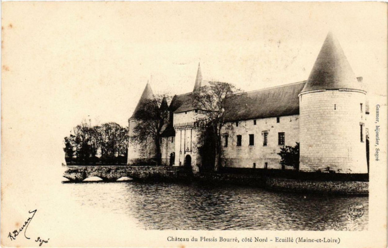 Carte postale ancienne Ecuille Chateau du Plessis-Bourre coté Nord à Écuillé
