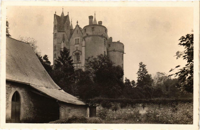 Carte postale ancienne Montreuil-Bellay Le chateau à Montreuil-Bellay