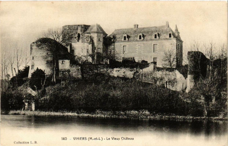 Carte postale ancienne Vihiers Le Vieux Chateau
