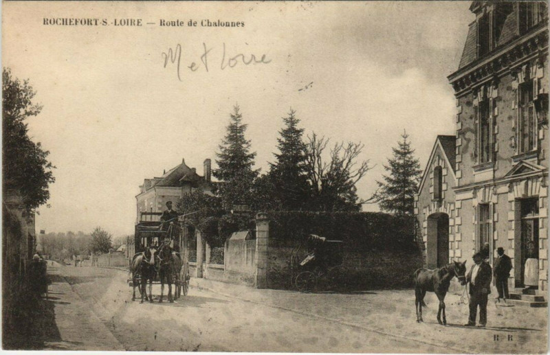 Carte postale ancienne Rochefort Loire - Route de Chalonnes à Loiré
