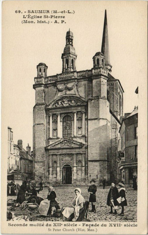 Carte postale ancienne Saumur L'Eglise Saint-Piéerre à Saumur