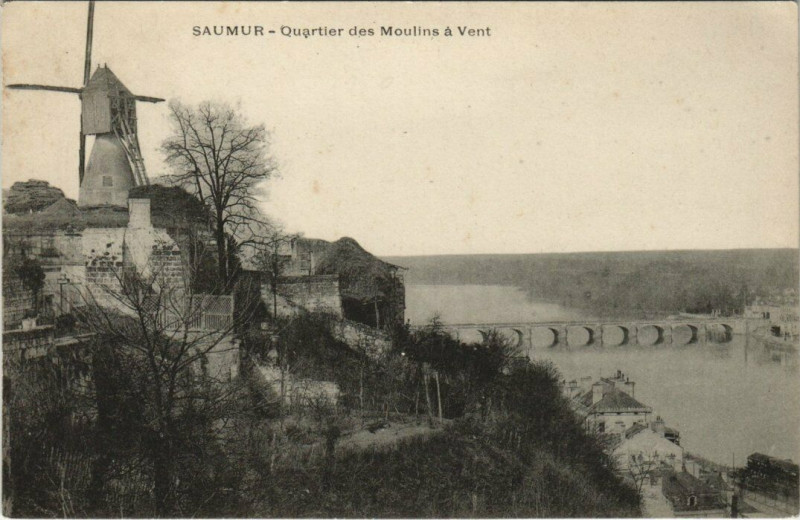 Carte postale ancienne Saumur Quartier des Moulins a Vent à Saumur