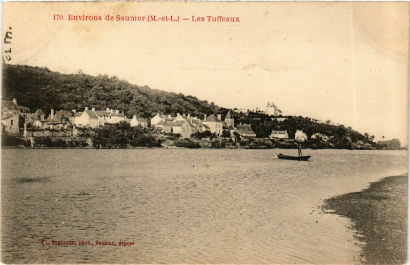 Carte postale ancienne Environs de Saumur Les Tuffeaux à Saumur