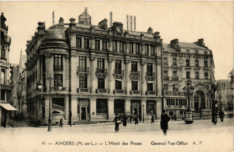Carte postale ancienne Angers - L'Hotel des Postes - général Post Office à Angers