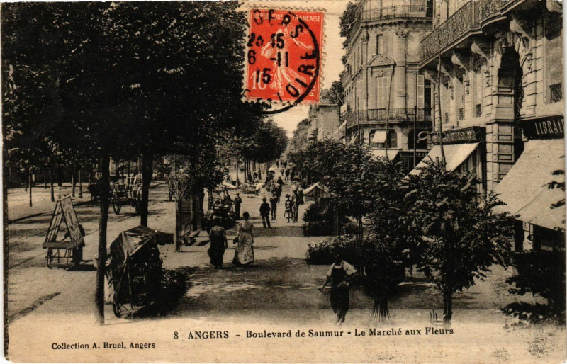 Carte postale ancienne Angers - Boulevard de Saumur - Le Marche aux Fleurs à Angers