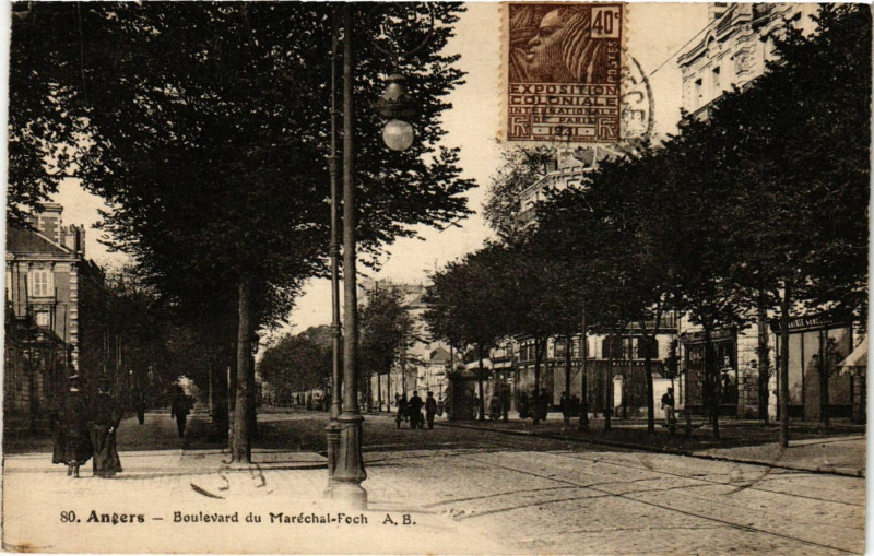 Carte postale ancienne Angers - Boulevard du Marechal-Foch à Angers