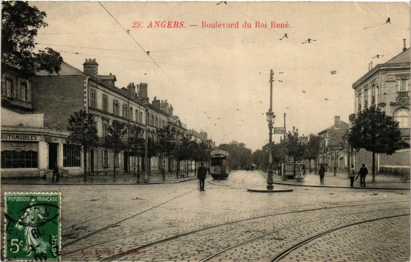 Carte postale ancienne Angers - Boulevard du Roi René à Angers