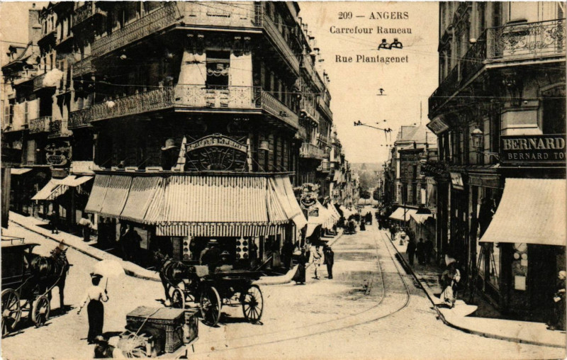 Carte postale ancienne Angers - Carrefour Rameau - Rue Plantagenet à Angers