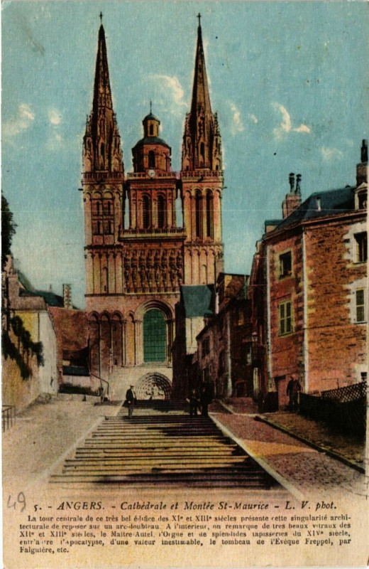 Carte postale ancienne Angers - Cathédrale et Montée Saint-Maurice à Angers