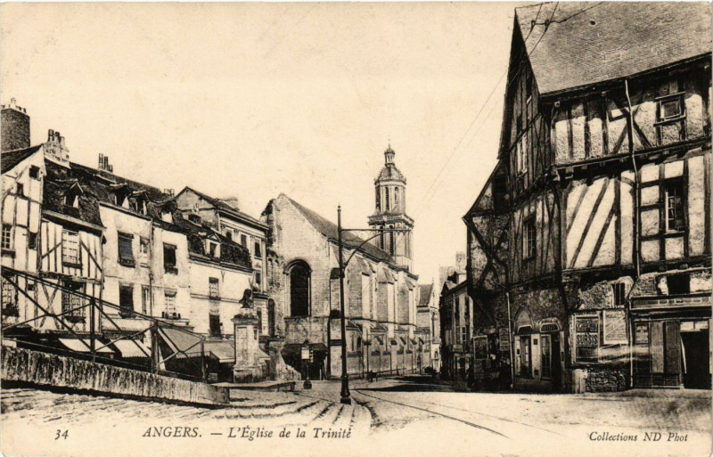 Carte postale ancienne Angers - L'Eglise de la Trinite à Angers