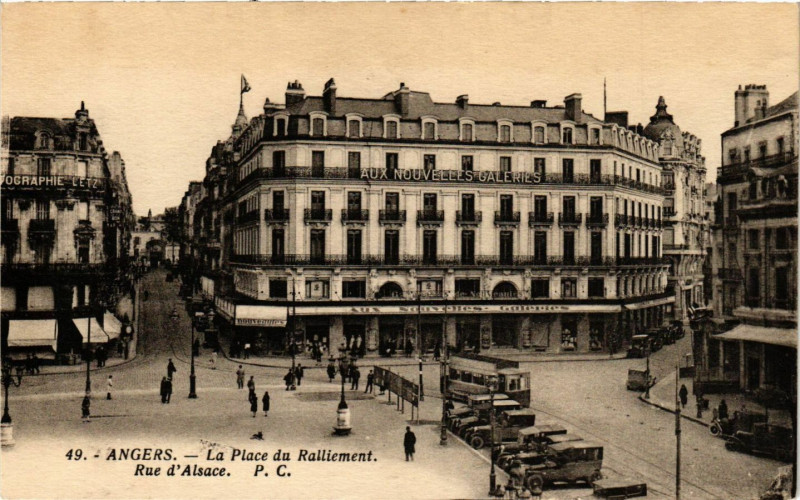 Carte postale ancienne Angers - La Place du Raillement - Rue d'Alsace à Angers