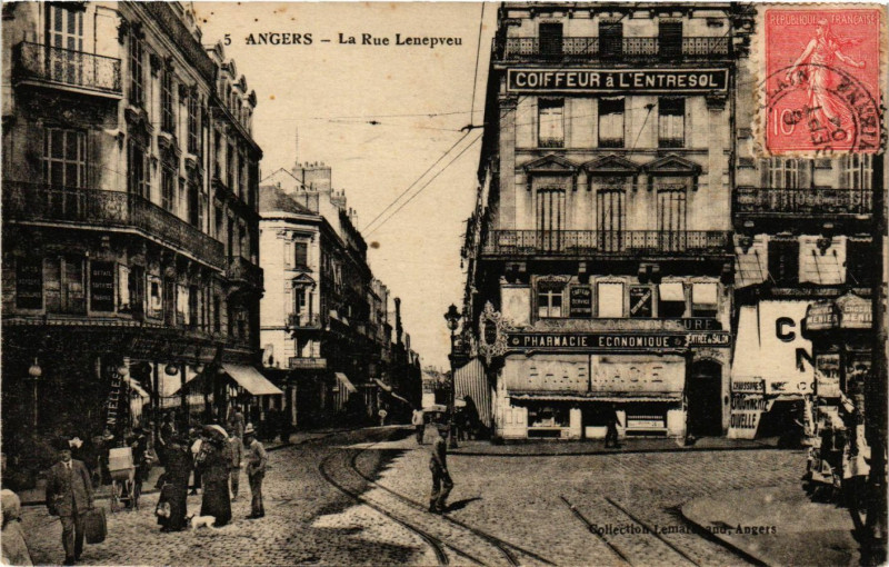 Carte postale ancienne Angers - La Rue Lenepveu à Angers