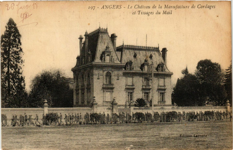 Carte postale ancienne Angers - Le Chateau de la Manufacrure de Cordages et Tissages à Angers