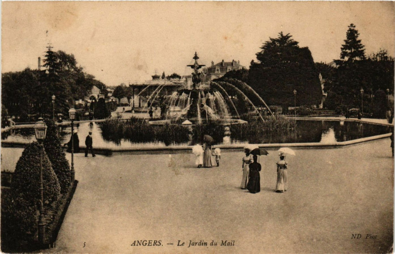 Carte postale ancienne Angers - Le Jardin du Mail à Angers