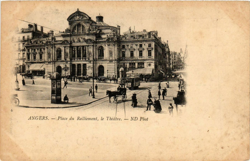 Carte postale ancienne Angers - Place du Ralliement le Théatre à Angers