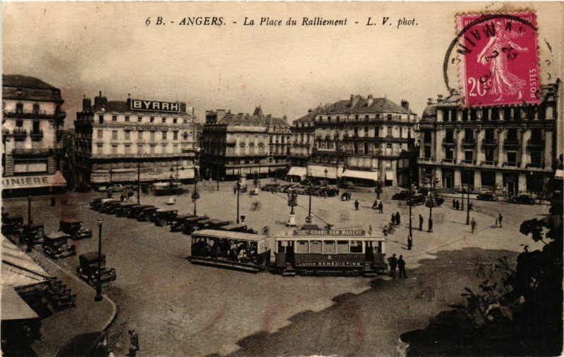 Carte postale ancienne Angers - La Place du Ralliement à Angers