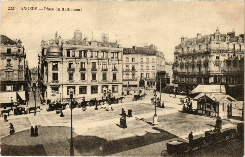 Carte postale ancienne Angers - Place du Ralliement à Angers