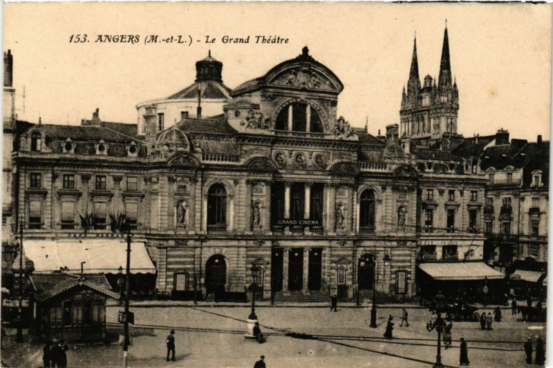 Carte postale ancienne Angers - Le Grand Théatre à Angers