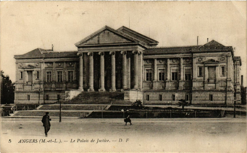 Carte postale ancienne Angers - Le Palais de Justice à Angers