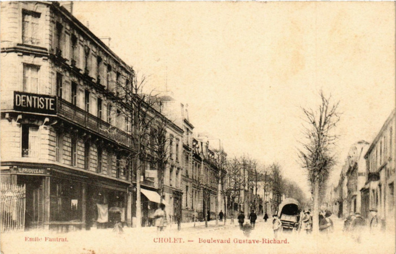 Carte postale ancienne Cholet - Boulevard Gustave-Richard à Cholet