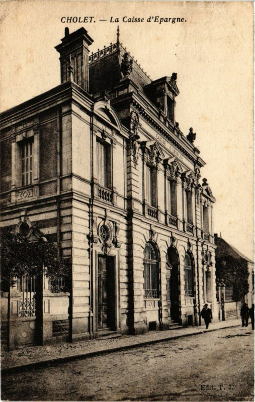 Carte postale ancienne Cholet - La Caisse d'Epargne à Cholet